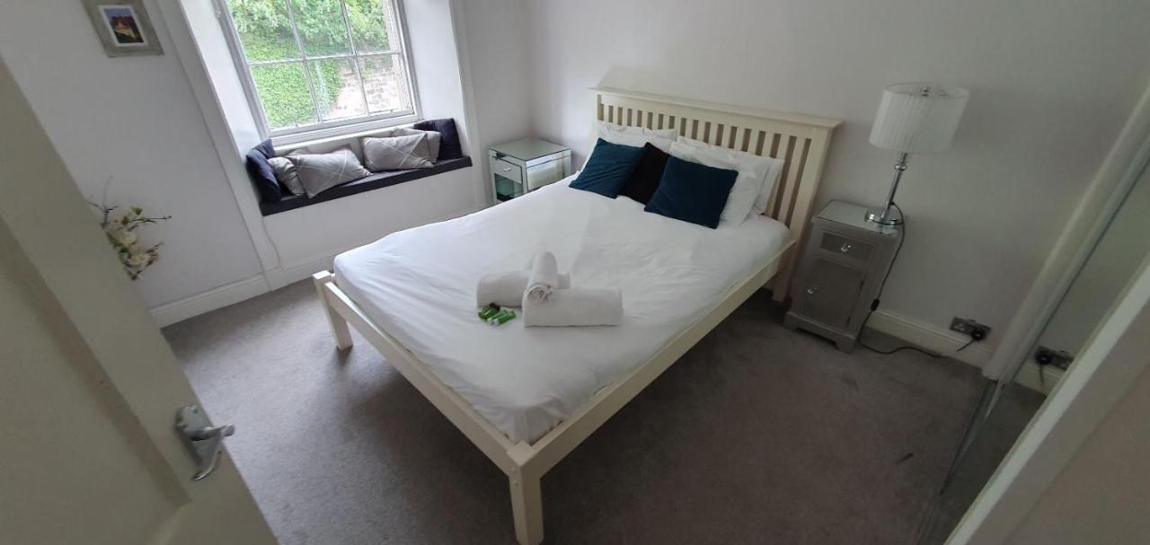Joivy Unique Old Town Stay Under Edinburgh Castle المظهر الخارجي الصورة