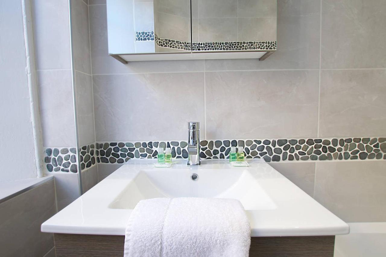 Joivy Unique Old Town Stay Under Edinburgh Castle المظهر الخارجي الصورة
