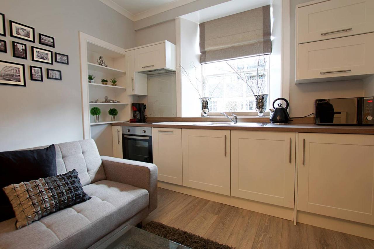 Joivy Unique Old Town Stay Under Edinburgh Castle المظهر الخارجي الصورة