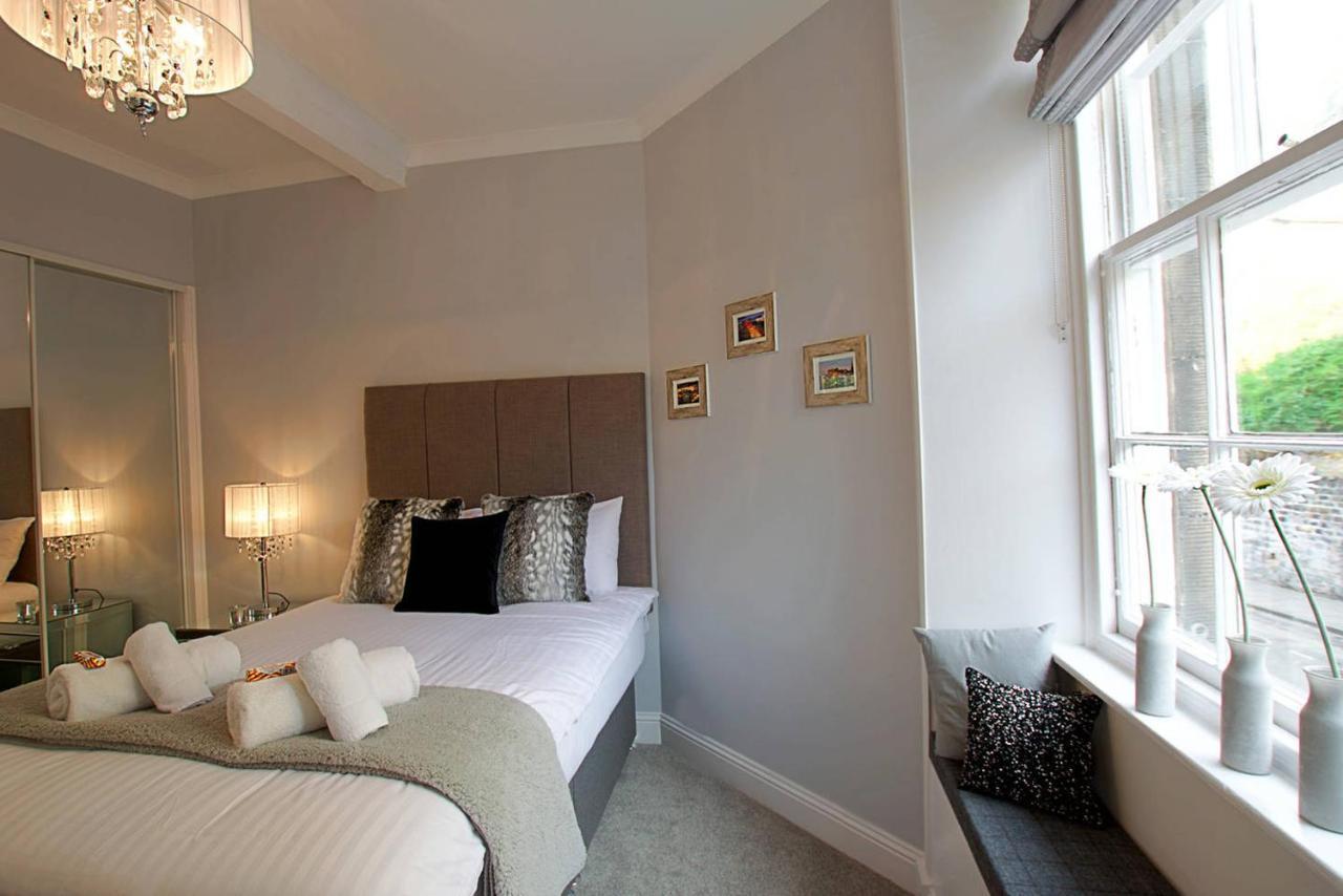 Joivy Unique Old Town Stay Under Edinburgh Castle المظهر الخارجي الصورة