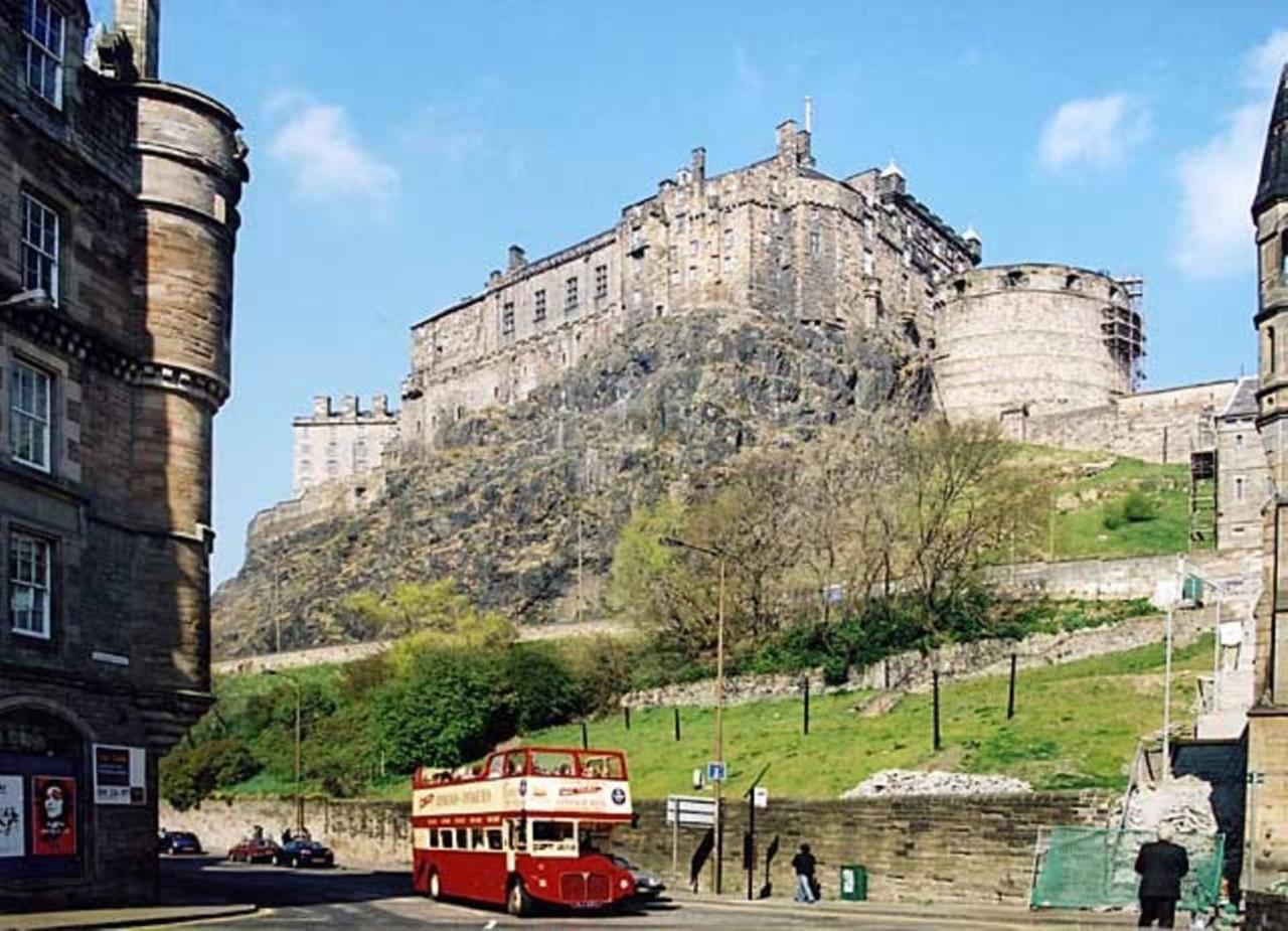 Joivy Unique Old Town Stay Under Edinburgh Castle المظهر الخارجي الصورة